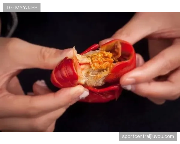 古力这训练强度,一天吃五顿还瘦成这样? 古力这训练强度,一天吃五顿还瘦成这样?